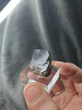 Charger l'image dans la galerie, Fluorite verte - violette de Namibie pierre de collection