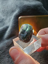 Charger l'image dans la galerie, Fluorite verte - violette de Namibie pierre de collection