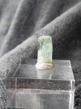 Charger l'image dans la galerie, Aigue Marine du Pakistan pierre de collection