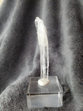 Charger l'image dans la galerie, Quartz à âme du Pakistan pierre de collection