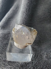 Charger l'image dans la galerie, Quartz à inclusions de Tourmaline noire du Pakistan pierre de collection