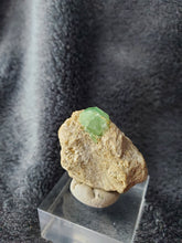 Charger l'image dans la galerie, Grenat Andradite du Pakistan pierre de collection