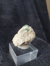 Charger l'image dans la galerie, Grenat Andradite du Pakistan pierre de collection