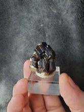 Charger l'image dans la galerie, Vésuvianite du Pakistan pierre de collection