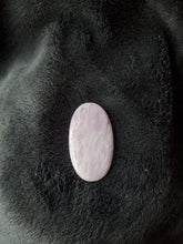 Charger l'image dans la galerie, Kunzite du Brésil cabochon