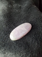 Charger l'image dans la galerie, Kunzite du Brésil cabochon