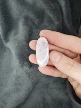 Charger l'image dans la galerie, Kunzite du Brésil cabochon
