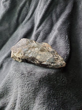 Charger l'image dans la galerie, Quartz fumé et Feldspath (Pierre de Lune) de Madagascar pierre de collection