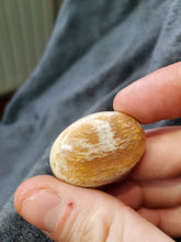 Charger l'image dans la galerie, Pierre de Soleil de Tanzanie cabochon