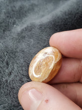 Charger l'image dans la galerie, Pierre de Soleil de Tanzanie cabochon