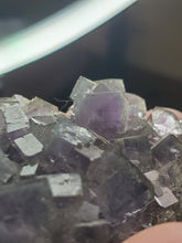 Charger l'image dans la galerie, Fluorite violette de Chine pierre de collection