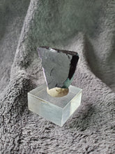 Charger l'image dans la galerie, Fluorite violette Parquet Pattern de Namibie pierre de collection