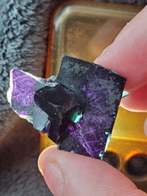 Charger l'image dans la galerie, Fluorite verte - violette de Namibie pierre de collection