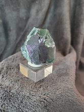 Charger l'image dans la galerie, Fluorite verte - violette de Namibie pierre de collection
