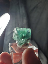 Charger l'image dans la galerie, Fluorite verte - bleue de Namibie pierre de collection