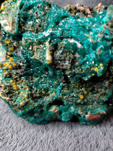 Charger l'image dans la galerie, Dioptase, Mimétite, Wulfénite et Duftite du Congo pierre de collection