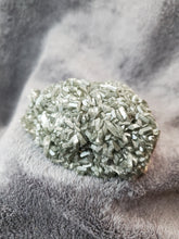 Charger l'image dans la galerie, Baryte noire de Lompret Belgique pierre de collection
