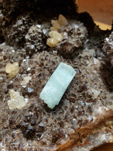 Charger l'image dans la galerie, Aigue Marine (Pakistan) pierre de collection