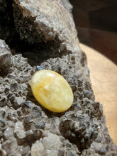 Charger l'image dans la galerie, Cabochon Ambre