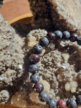 Charger l'image dans la galerie, Bracelet Grenat et Pierre de Lave 8 mms
