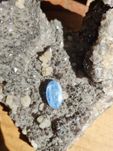 Charger l'image dans la galerie, Cabochon Cyanite