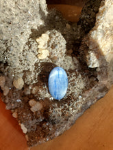 Charger l'image dans la galerie, Cabochon Cyanite