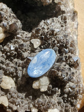 Charger l'image dans la galerie, Cabochon Cyanite