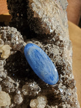 Charger l'image dans la galerie, Cabochon Cyanite