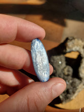 Charger l'image dans la galerie, Cabochon Cyanite
