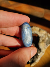 Charger l'image dans la galerie, Cabochon Cyanite