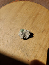 Charger l'image dans la galerie, Grenat Démantoïde (Pakistan) pierre de collection