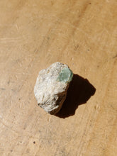 Charger l'image dans la galerie, Grenat Démantoïde (Pakistan) pierre de collection