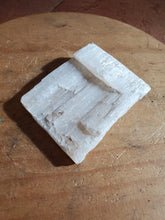Charger l'image dans la galerie, Gypse fibreux pierre brute