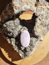 Charger l'image dans la galerie, Cabochon Kunzite