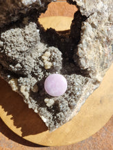 Charger l'image dans la galerie, Cabochon Kunzite