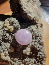 Charger l'image dans la galerie, Cabochon Kunzite