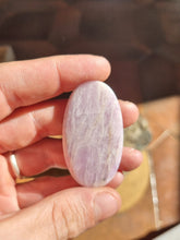 Charger l'image dans la galerie, Cabochon Kunzite