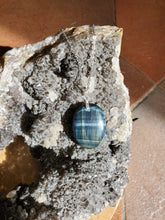 Charger l'image dans la galerie, Collier Oeil de Faucon