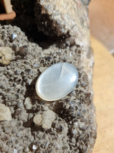 Charger l'image dans la galerie, Cabochon Pierre de Lune blanche