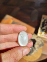 Charger l'image dans la galerie, Cabochon Pierre de Lune blanche
