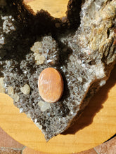 Charger l'image dans la galerie, Cabochon Pierre de soleil