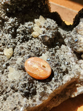 Charger l'image dans la galerie, Cabochon Pierre de soleil