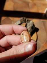 Charger l'image dans la galerie, Cabochon Pierre de soleil