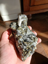 Charger l'image dans la galerie, Pyrite, Calcite, Quartz et Sphalérite (Madan, Bulgarie) pierre de collection