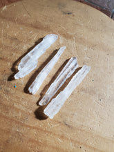 Charger l'image dans la galerie, Quartz Faden pierres brutes