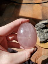 Charger l'image dans la galerie, Quartz rose étoilé galet