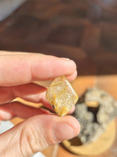 Charger l'image dans la galerie, Cabochon Quartz Rutile avec Hématite