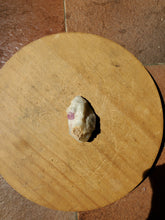 Charger l'image dans la galerie, Spinelle sur Quartz (Afghanistan) pierre de collection