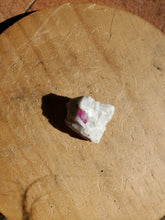 Charger l'image dans la galerie, Rubis et pyrite sur calcite (Afghanistan) pierre de collection