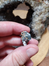 Charger l'image dans la galerie, Rutile sur Hématite (Brésil) pierre de collection